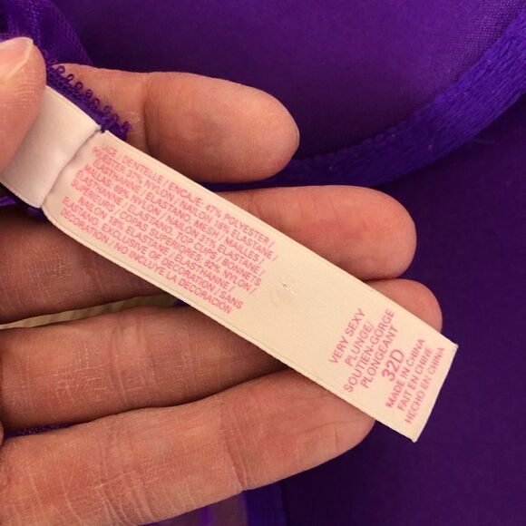 Victoria's Secret Very Sexy Plunge Purple Lace Push Up Bra 32D - Picture 6 of 7